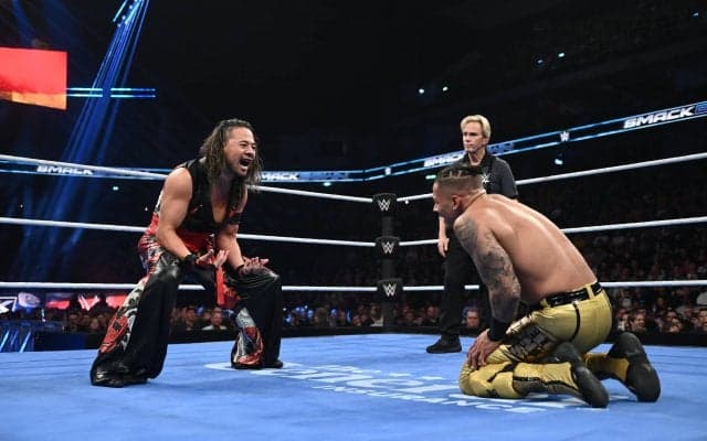 示された“リスペクト”の姿勢…気鋭の若手レスラーが日本人レジェンドに向けた“一瞬の行動”に称賛の声「ベストバウトだった」