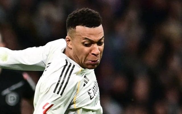 ジダンは就任要請に「ノー」 監督交代だけでは解決できないレアル・マドリードの危機