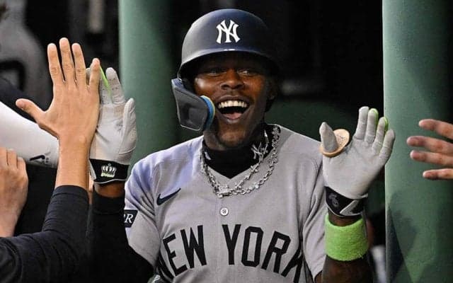 ヤ軍「30-30」男が英国代表入り　ド派手な婚約者も話題…“母国以外”での選出