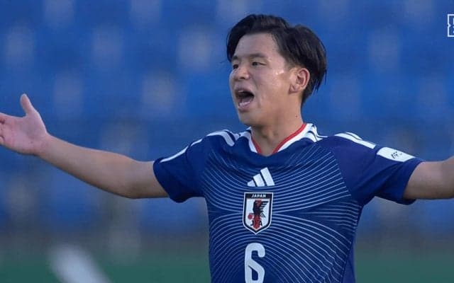 「えっ？ファウル？」日本代表MFの“好守備”に不可解ジャッジ…「フットボールコンタクトだろ」「意味分からん」小倉幸成とファンが唖然【U23アジアカップ】