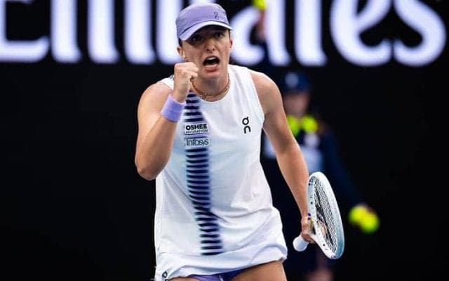 シフィオンテクが苦しみながらも初戦突破。予選勝者ユアンの猛攻を退け、生涯グランドスラムへ一歩前進[全豪オープン]