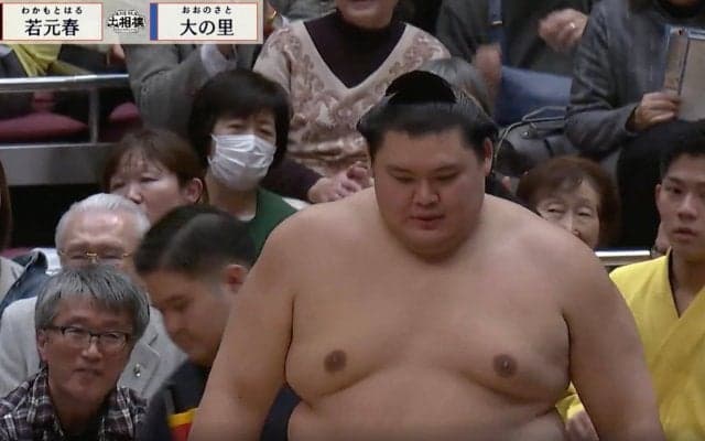 「全然力入ってない」横綱・大の里の“立ち合い”に心配の声 「出れる状況じゃない状態で相撲を取っている」荒磯親方も言及