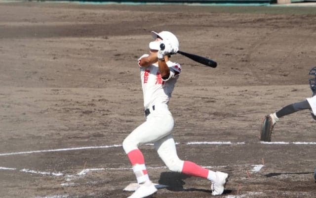 智弁学園・八木は4割の打率で下位打線を支える、将来性豊かな遊撃手【高校野球界の逸材】