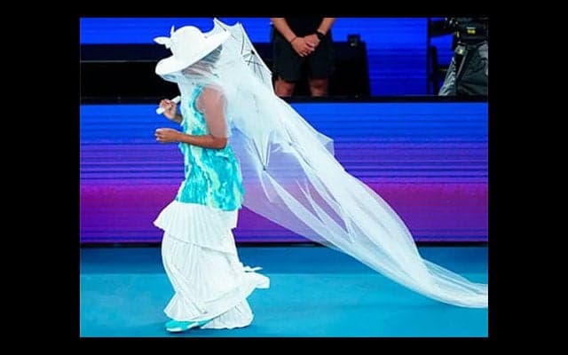  大坂なおみ ド派手ウエアは「クラゲ」 