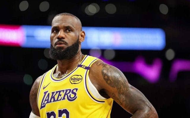 【NBA】今夏FAになるレブロン……「レイカーズで引退することはない」と元オールスター選手　キャリア最後は“古巣へ帰還”と予想