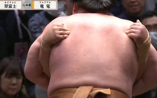 「折れる」「あそこから勝てるのか」翠富士、絶体絶命で飛び出した伝家の宝刀に驚嘆の声