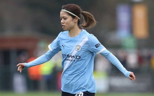 「AIではなくリアル？」長谷川唯の“衝撃リフティング”に世界騒然！「マラドーナを思い出す」「男子マンCに加入しないかい？」神業技術に海外ファン感嘆