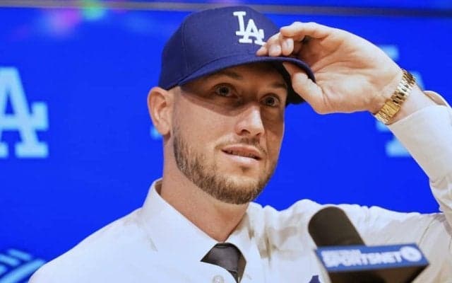 タッカーがド軍入団会見「正直ワクワク」　4年380億円で正式加入、指揮官の構想「2番か3番」