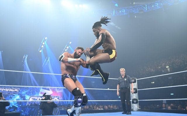 「まるで山本KIDのような…」期待の193センチ“超新星”が伝説再現のとび膝フィニッシュ…巨体が“ふわり”舞う姿に騒然