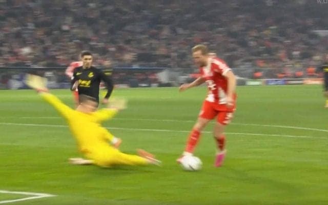 ハメられた…！“一瞬の動き”で相手GKが混乱「上手すぎ」 FWケイン、巧みな”駆け引き”→PK獲得「これが世界最高峰」