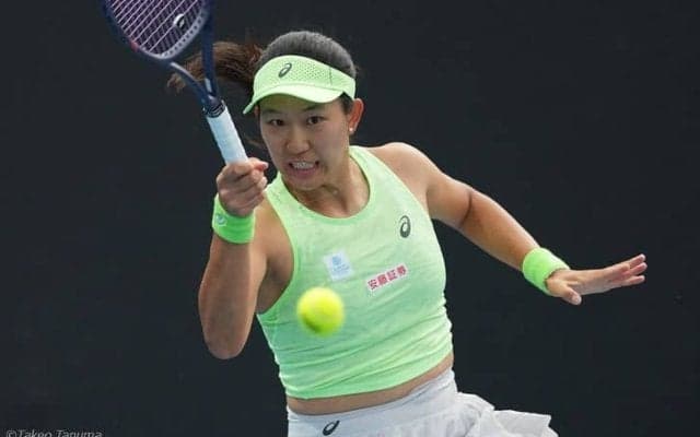 内島萌夏、グランドスラム初の3回戦進出ならず。元世界12位メルテンスの牙城を崩せずストレートで敗れる[全豪オープン]