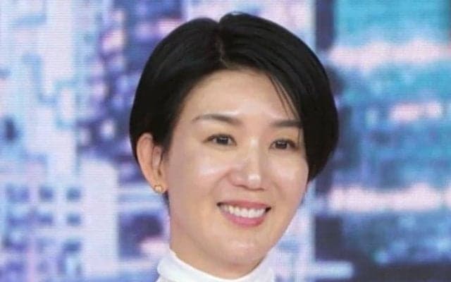 栗原恵（41）、“真っ白”シースルーコーデに反響 ファン興味津々「栗原さんだ」