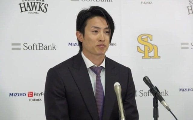 鷹・周東佑京が5年20億円で更改　今季FA取得見込みで大型契約…年越しサインに「お待たせ」