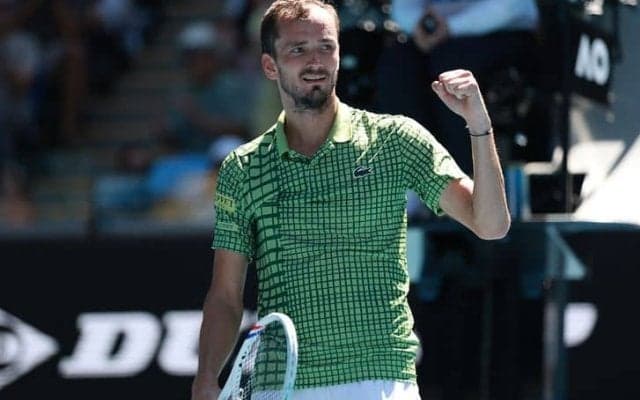 全豪準V3度のメドベージェフ、2セットダウンから執念の逆転劇。4回戦で宿敵ティエンとの再戦へ[全豪オープン]