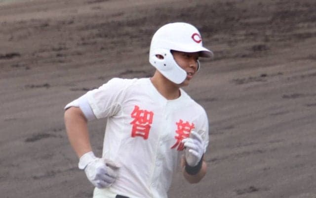 智弁学園・1年生4番の逢坂は、長打力＆勝負強さを兼ね備えたスラッガー【高校野球界の逸材】
