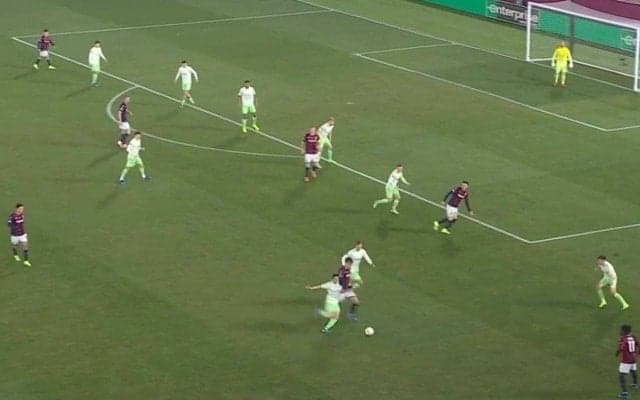 「肺が3つあるのか？」前田大然の“鬼速”プレスバックにファン驚愕 “バグレベル\"のハードワークに指揮官も脱帽「5人目のDFだった」