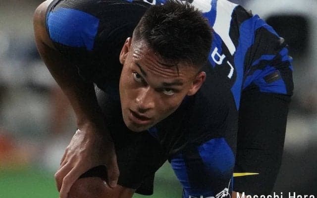 ｢すげえユニだな…｣インテルの“青×黒×オレンジ”斬新な切り替えカラーの冬季五輪記念4thユニフォームに賛否！｢ACGとインテル？｣｢にんじんっぽい｣