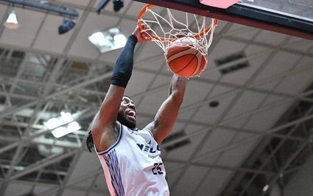 ハイテンポな攻撃仕掛けた長崎、第1Qから30得点を奪取…敵地で三遠破り5連勝目