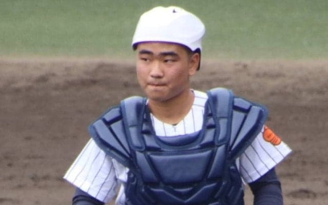 沖縄・石垣島出身、滋賀学園の「スーパー1年生捕手」島尻が、自慢の打撃で聖地挑戦へ【高校野球界の逸材】
