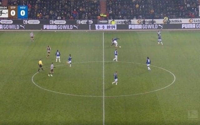 「エグすぎる」藤田譲瑠チマ、“身長差18cm”巨体DFを吹っ飛ばした「すげえなw」急加速→電光石火のハードディフェンス炸裂