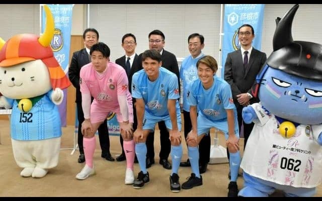 「次はJ2めざす」レイラック滋賀が昇格を報告　ハトスタの彦根市で