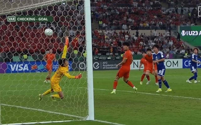 「横綱昇進だ」日本代表MFの“超速弾”に中国守備陣が唖然！「万里の長城を大関が破った」「振りまで速い！」無失点の“壁”を粉砕【U23アジアカップ】