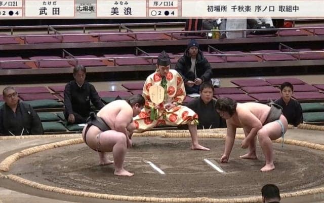 「かわいいがいっぱい」大相撲で“レア映像” 戦場に向かう力士たちが大集合 舞台袖で準備する姿が「癒される光景」と話題