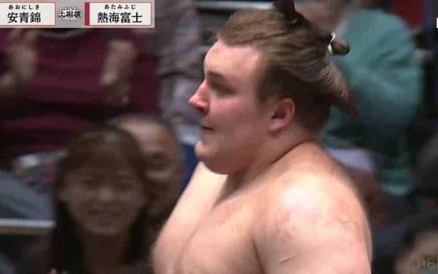 安青錦、優勝決定戦で熱海富士を退け新大関連続V！双葉山以来\"89年ぶり\"史上2人目の快挙を達成 来場所は最速の大関2場所通過での綱取りに挑む