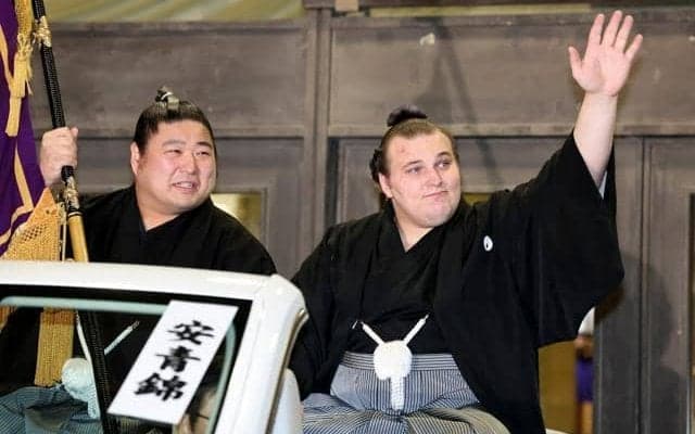 新大関の安青錦が2場所連続優勝、綱とり挑戦へ　大相撲初場所千秋楽