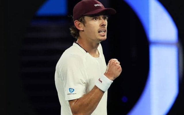 地元デミノーがブブリクに圧勝し2年連続の8強！準々決勝で「最強の試練」世界1位アルカラスと激突[全豪オープン]