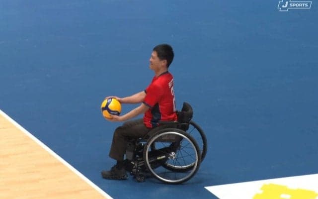 国枝慎吾、バレーボール始球式で圧巻の技 完璧すぎるサーブにアリーナ騒然