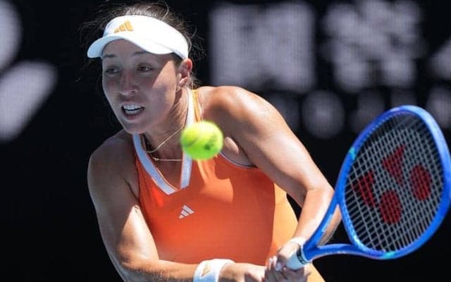 ペグラ、親友キーズの連覇を阻み8強進出。盤石のテニスでアメリカ対決を制す[全豪オープン]