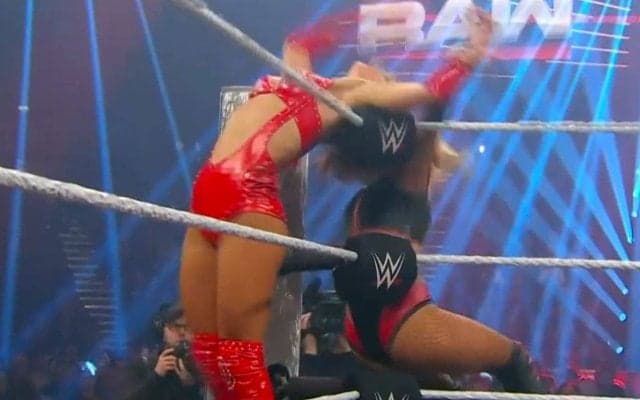 元チアの美女レスラー、衝撃のラフファイトに“大の字” 「初めて見た」「荒々しい」ファンもドン引き