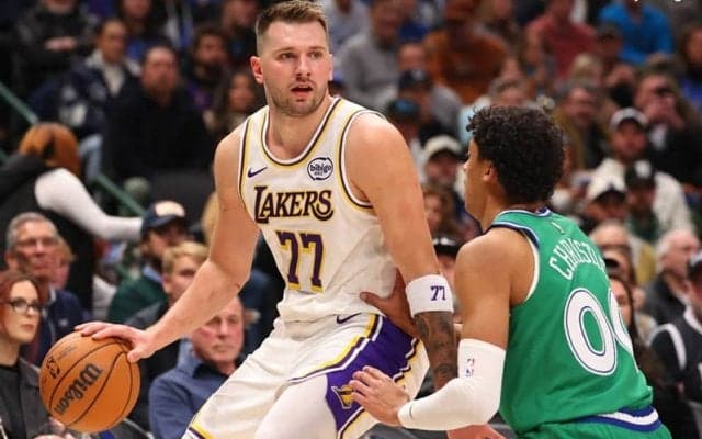 レイカーズのルカ・ドンチッチがNBA史上最年少でシーズン通算3ポイント成功数1500本を突破
