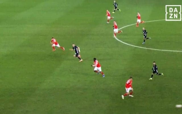 まさに“佐野回収”だ！爆速カバーでピンチ阻止「落ち着きすぎてて怖い」「ナイスだわ」最速33.92km/hは試合トップ