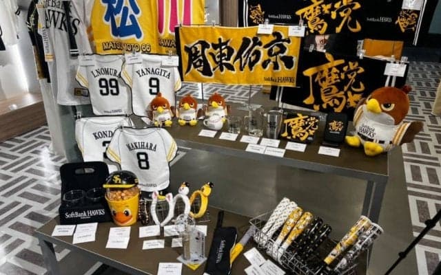 鷹、2026年新グッズを発表　柳田＆牧原大は“ピンク”…担当者が明かす「推し色」の舞台裏