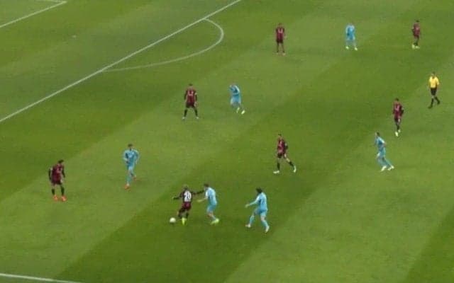 「ボールの隠し方がうまい」堂安律の“4秒キープ＆左足神技アウトサイドパス”が衝撃的「本当に奪われない」元日本代表が絶賛する局面打開の瞬間