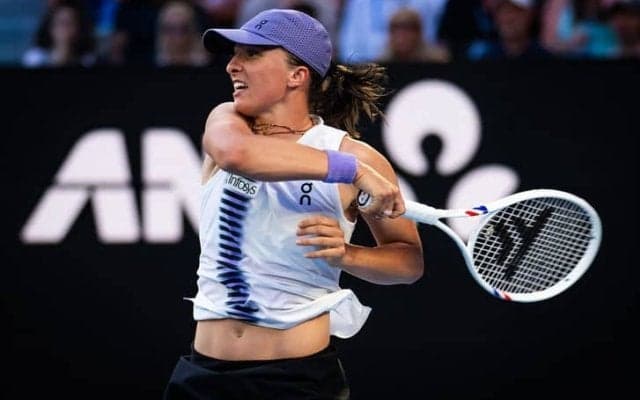 シフィオンテク、地元勢を圧倒し3年連続の8強入り！準々決勝でルバキナとの大一番「100％の準備で挑むだけ」[全豪オープン]