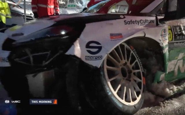 世界最速ラリー車、“凍った峠道”でガードレールに突っ込む衝撃アクシデント ドライバーはステアリングを叩き激昂…波乱の舞台裏