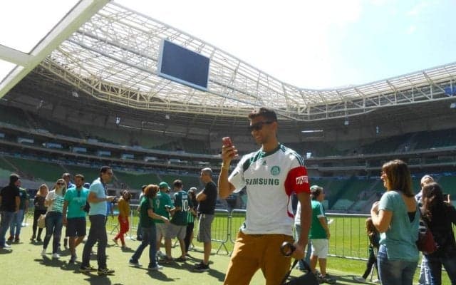 世界8か所に｢自社名のスタジアム｣を持つ保険会社、唯一｢3回のW杯で使用のスタジアム｣には99年ボックス席【｢命名権が安すぎる！｣日本のスタジアムの大問題】(2)