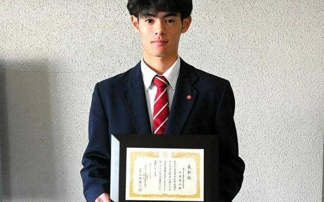 優秀選手に東海大熊本星翔の比嘉さん　主将・捕手として甲子園に導く