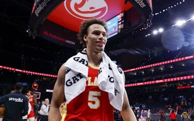 ホークスの先発ガード、ダイソン・ダニエルズが約1カ月半ぶりに3ポイント成功