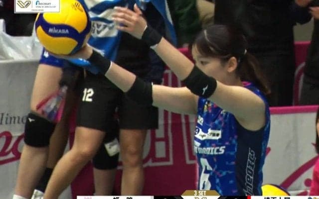 女子バレー、とにかく落ちる“魔球”サーブ 圧巻の“2連続”エースに相手も座り込んでがっくし