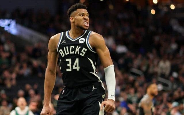 ふくらはぎの負傷で長期離脱となったヤニス、トレードの可能性が再浮上…現地報道