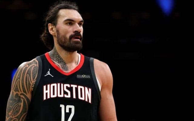 ロケッツのアダムズ、左足首手術により今季残り試合全休…19日のペリカンズ戦で負傷