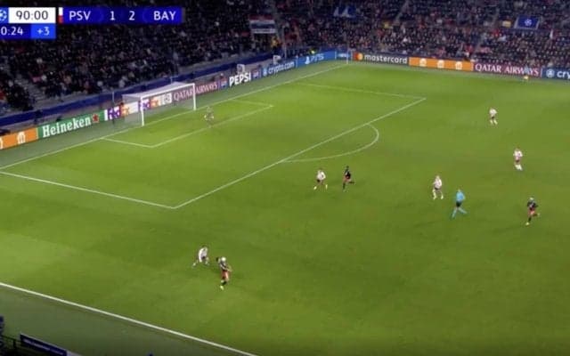 場内騒然！“まさかの5回”にイライラ… 試合中に“挑発的リフティング” 余裕のバイエルンFWに対戦相手サポーターから大ブーイング