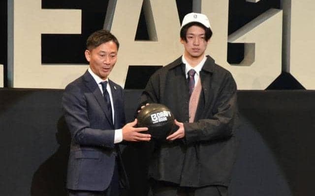 相次ぐ指名回避、初のBリーグドラフト　年俸設定は実情に見合うのか