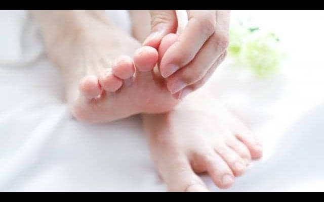 ヨガで紐解く体の不調　〜脚　外反母趾・こむら返り〜