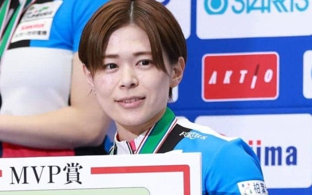 34歳カーリング女子の貴重なショットにファン反応　“五輪前最後の出社”に「雰囲気違い過ぎてびっくりです」