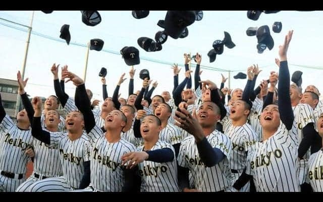 帝京、15年ぶり甲子園　金田監督、声詰まらせ「長くかかりました」